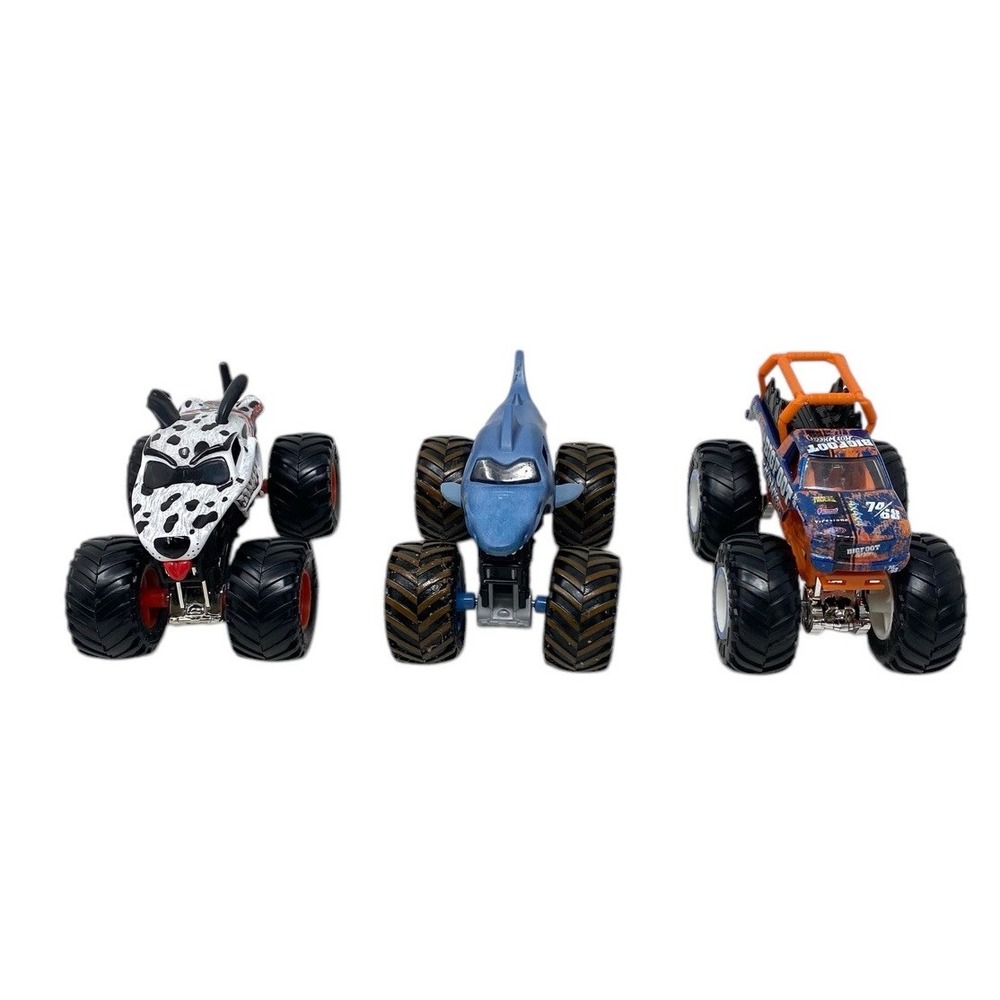 Lot of 3 Monster Jams Hotwheels Bigfoot Megalodon Mutt 1:64 - Picture 2 of 6